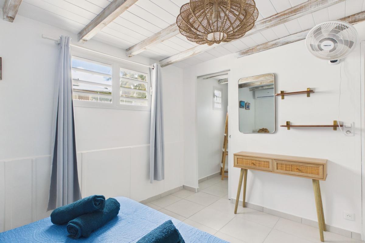 Location villa  au diamant piscine 8 personnes  - chambre 4 coiffeuse